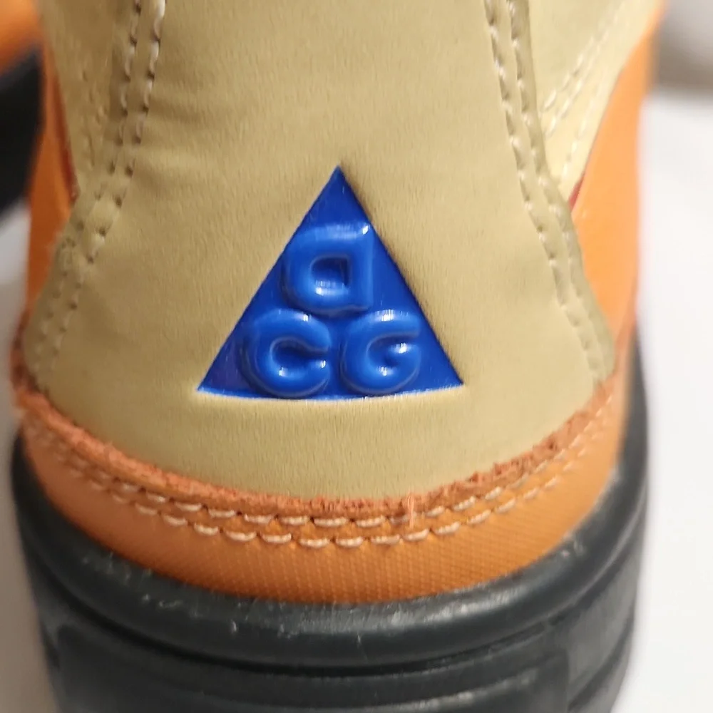 Nike ACG Woodside 2 High-top Orange Tan Lace-up Boots (Big Kids Size 4Y)